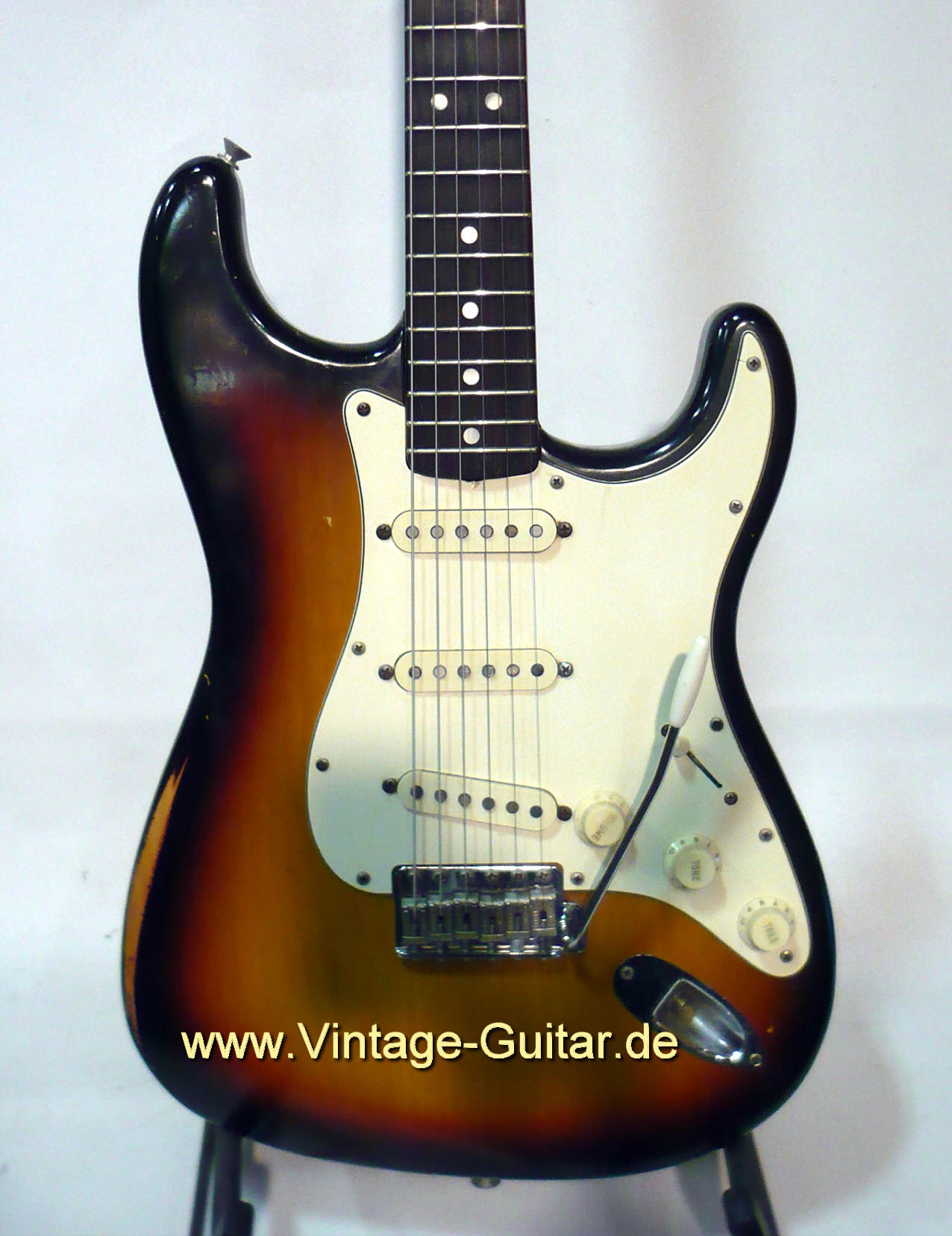 Fender Stratocaster 1971 sunburst f.jpg